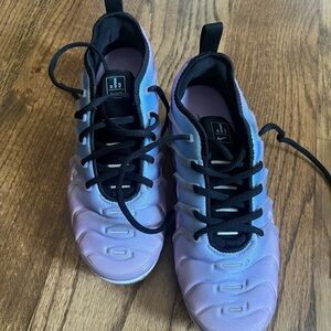 Nike Lavender and Black Athletic Shoes